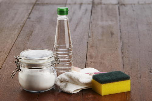 22 dicas incríveis para utilizar o vinagre quando for limpar a casa